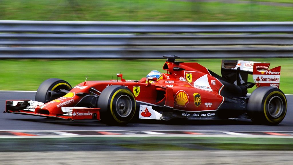 Formulakausi alkuun Ferrarin punaisin sävelin
