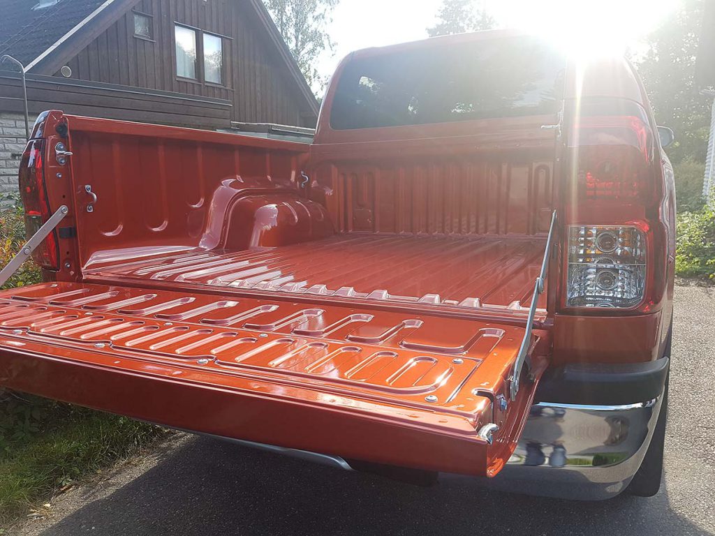 Miksi Toyota Hilux on niin suosittu? Miksi Toyota Hilux on niin suosittu?