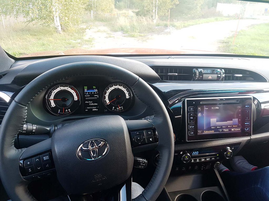 Miksi Toyota Hilux on niin suosittu? Miksi Toyota Hilux on niin suosittu?