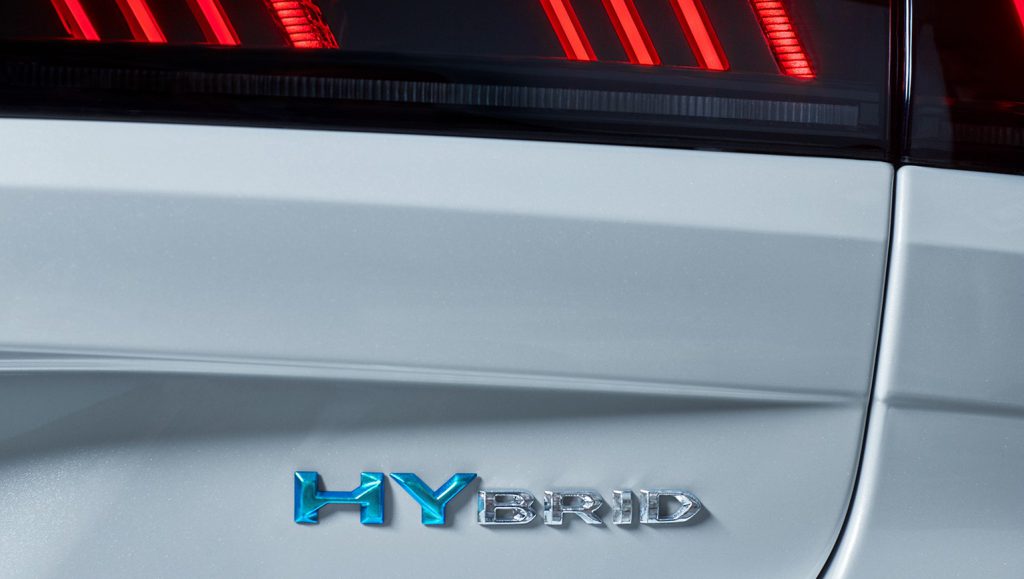 ENSIESITTELYSSÄ PEUGEOT LATAUSHYBRIDIT - Tehoa ja energiaa! ENSIESITTELYSSÄ PEUGEOT LATAUSHYBRIDIT - Tehoa ja energiaa!