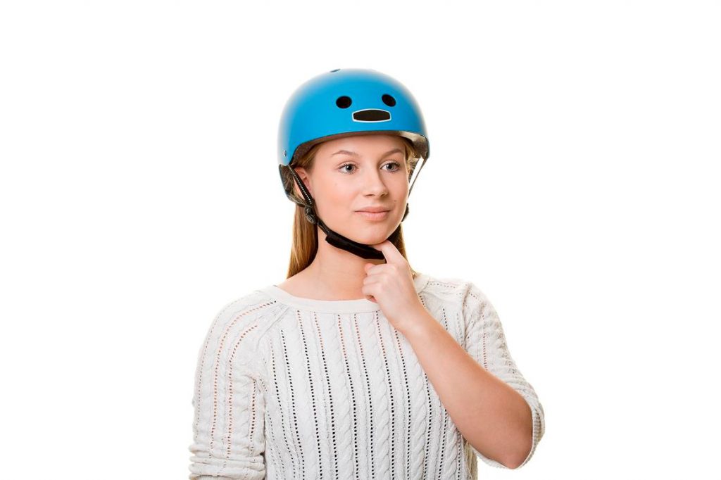 Kiinnitä kypärä oikein Kiinnitä kypärä oikein
