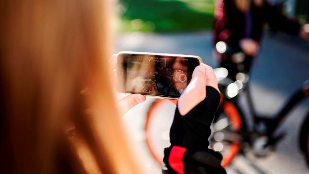 Koulujen liikenneturvallisuusviikko satsaa lasten turvalliseen kävelyyn ja pyöräilyyn Koulujen liikenneturvallisuusviikko satsaa lasten turvalliseen kävelyyn ja pyöräilyyn
