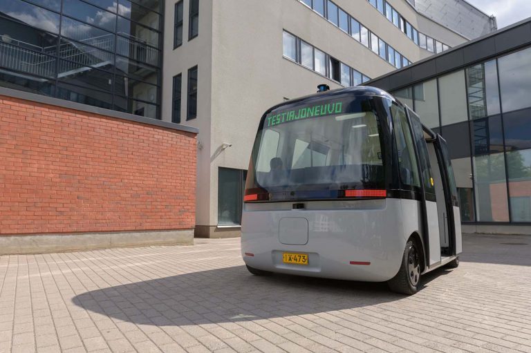 Suomalainen Sensible 4 valittiin maailman parhaaksi itseajavien ajoneuvojen startupiksi Suomalainen Sensible 4 valittiin maailman parhaaksi itseajavien ajoneuvojen startupiksi
