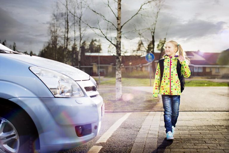 Automatka lasten kanssa taittuu leikiten