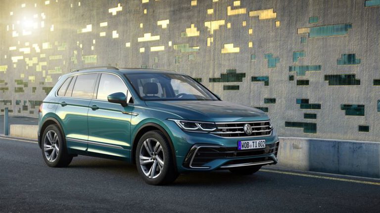 Euroopan myydyin SUV uusiutuu – uudistunut Volkswagen Tiguan sähköistyy ja tarjoaa lisää dynaamista suorituskykyä