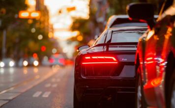 Sähköautojen lataus Suomessa – mitä jokaisen kuljettajan tulisi tietää Sähköautojen lataus Suomessa